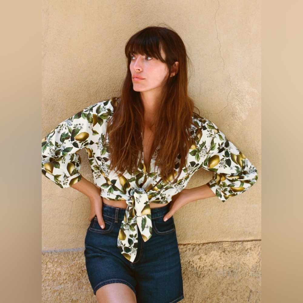 (#67) ZARA Knotted Fruit Print Crop Top